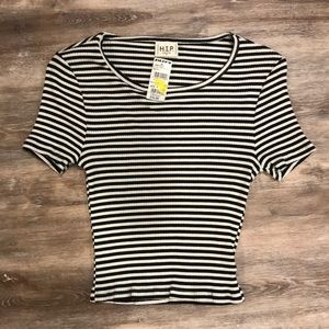Black and white stripes knit crop top